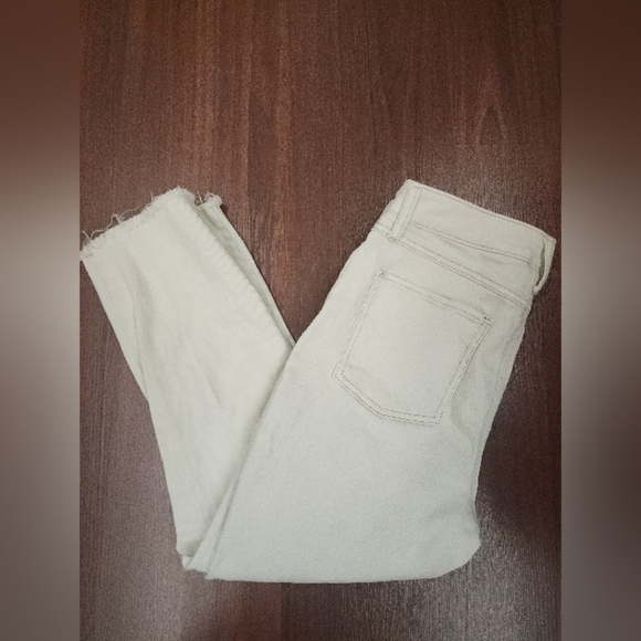 Sincerely Jules Cream High Rise Distressed Jeans size 11/30 EUC LIKE NEW - Picture 2 of 11
